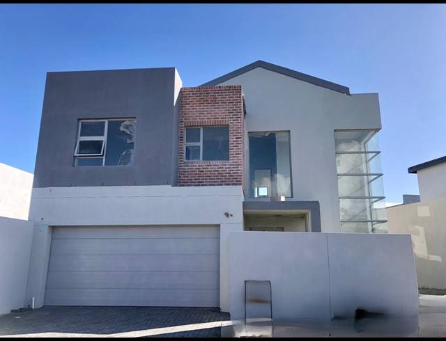 4 BEDROOM HOUSE FOR SALE IN SANDOWN